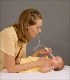 nez qui coule dans un bébé qui allaite