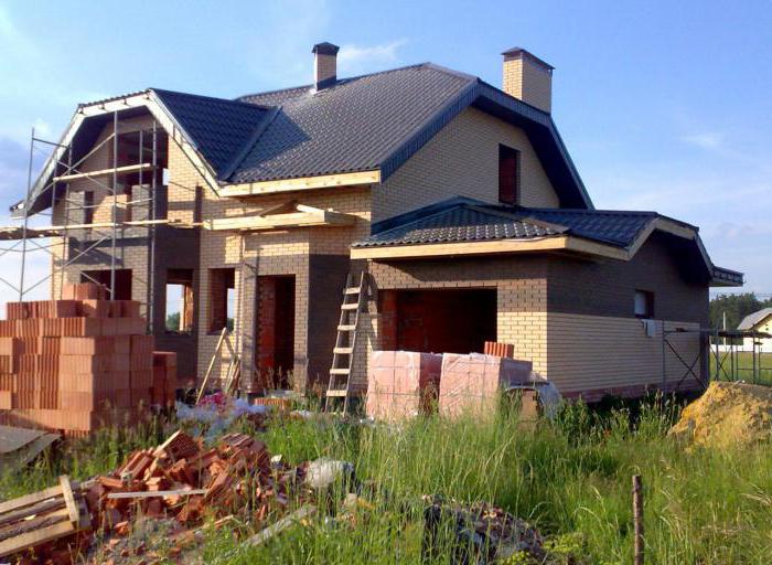 de quoi construire une maison chaleureuse et peu coûteuse