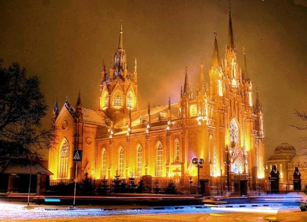 l'église de Moscou sur un petit géorgien