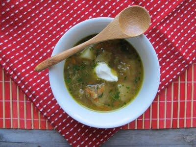 Encyclopédie des premiers plats: cornichon à l'orge perlé - recette pour une délicieuse soupe