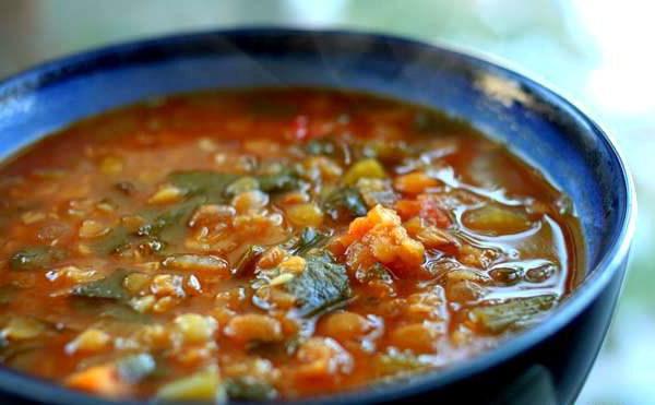 ragoût de légumes avec des aubergines et pommes de terre 