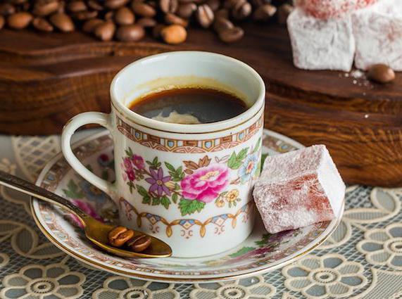 Comment faire cuire le café avec du sel? Les meilleures recettes pour faire du café en Turquie