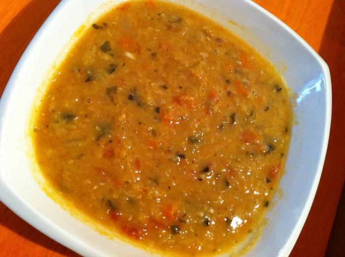 Soupe aux lentilles délicate de Yulia Vysotskaya