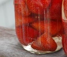 Fraises pour l'hiver: pastille et gelée