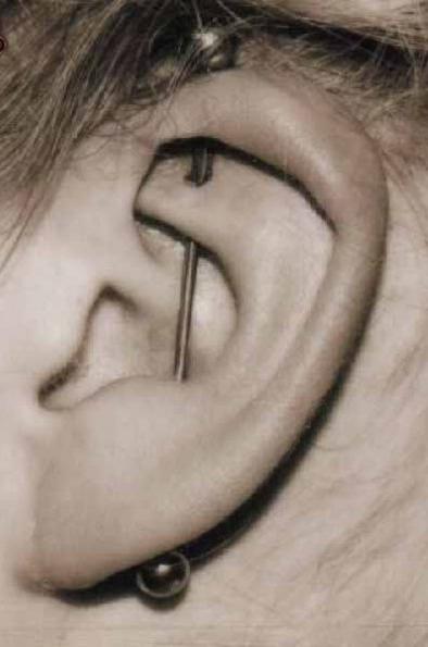 Le piercing industriel: comment ne pas tomber en proie à la beauté