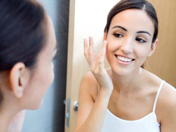 Tonic + lait pour le visage: comment utiliser? Rendre la peau parfaite