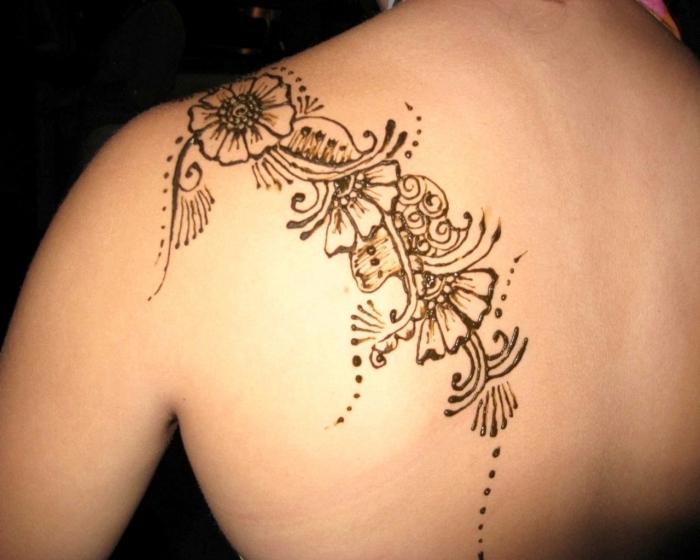 Comment dessiner un tatouage au henné