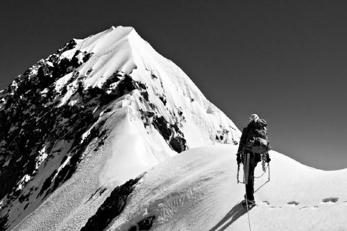 escalade de la montagne Ushba