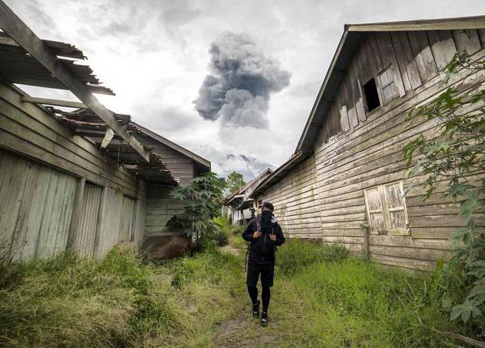 Volcan indonésien Sinabung (photo)