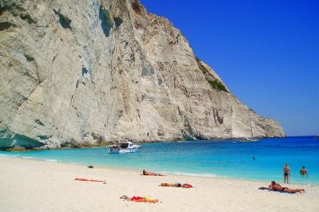 Grèce: plage de sable comme carte de visite