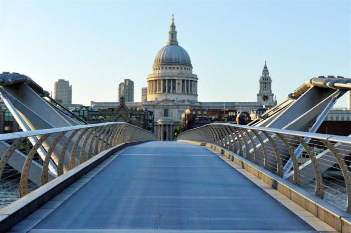 Millennium - Bridge in London: l'une des premières attractions du nouveau millénaire