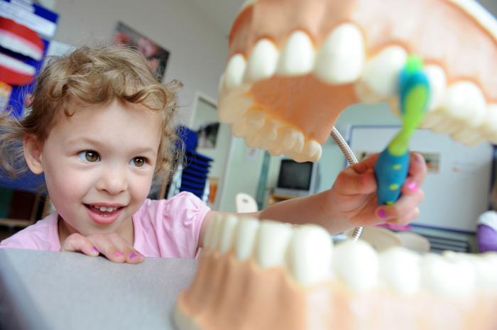 Bon dentifrice: critiques. Quel est le meilleur dentifrice blanchissant qui blanchit bien les dents, selon les dentistes?