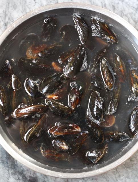 moules à la sauce à l'ail